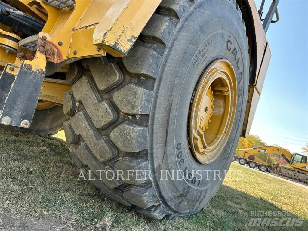 CAT 745C 鉸接式起吊車