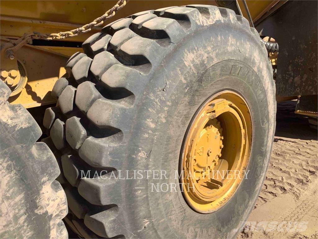 CAT 745C T 鉸接式起吊車
