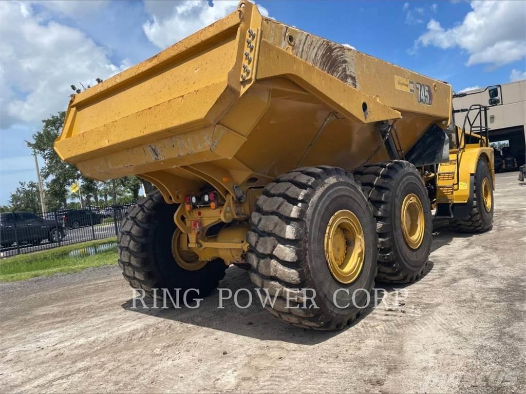 CAT 745TG 鉸接式起吊車