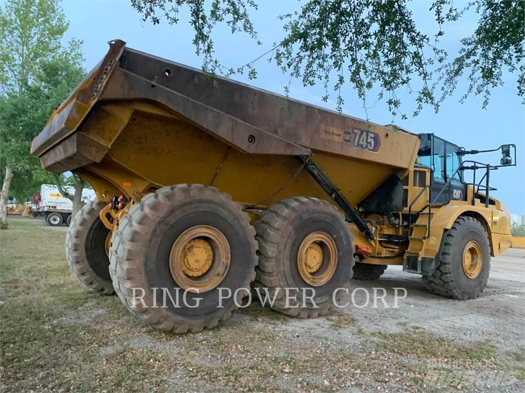 CAT 745TG 鉸接式起吊車