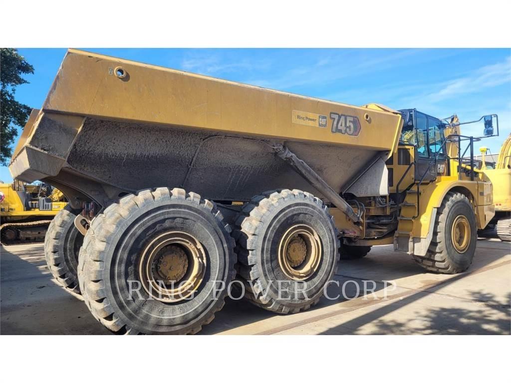 CAT 745TG 鉸接式起吊車
