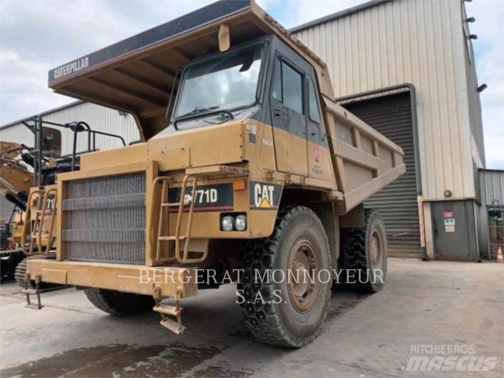 CAT 771D 鉸接式起吊車