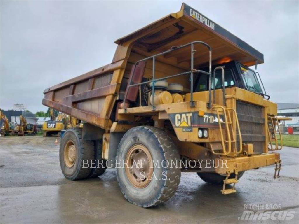 CAT 771D 鉸接式起吊車
