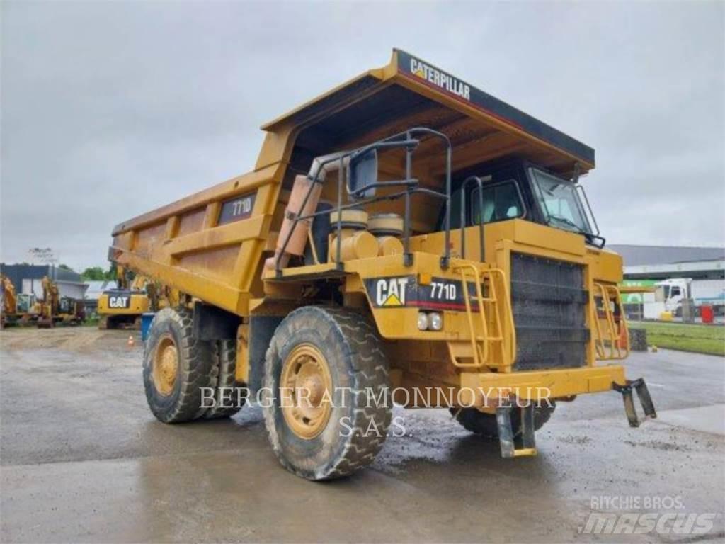 CAT 771D 鉸接式起吊車