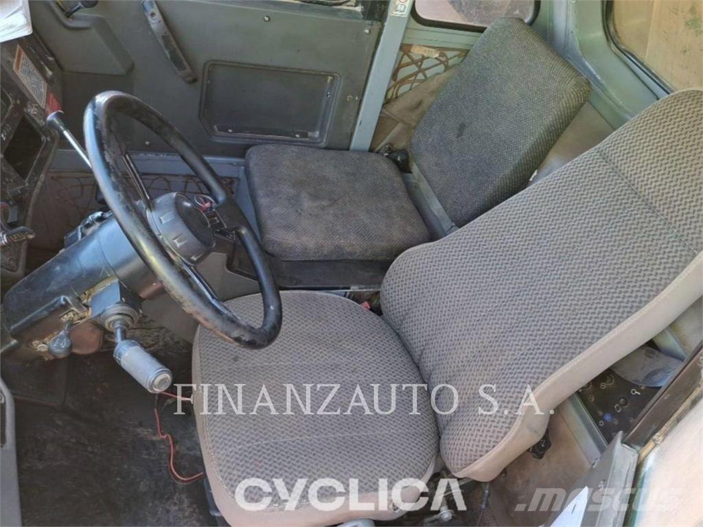 CAT 773E 鉸接式起吊車