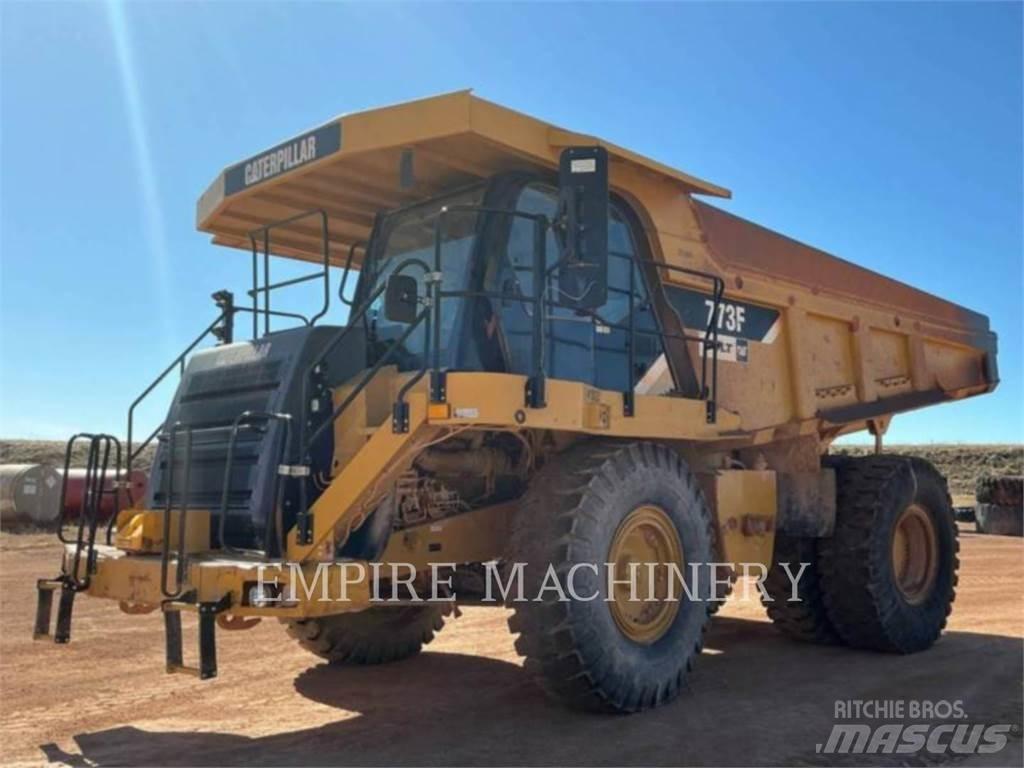 CAT 773F 鉸接式起吊車