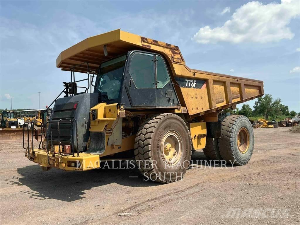 CAT 773F 鉸接式起吊車