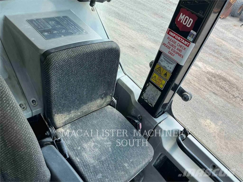 CAT 773F 鉸接式起吊車