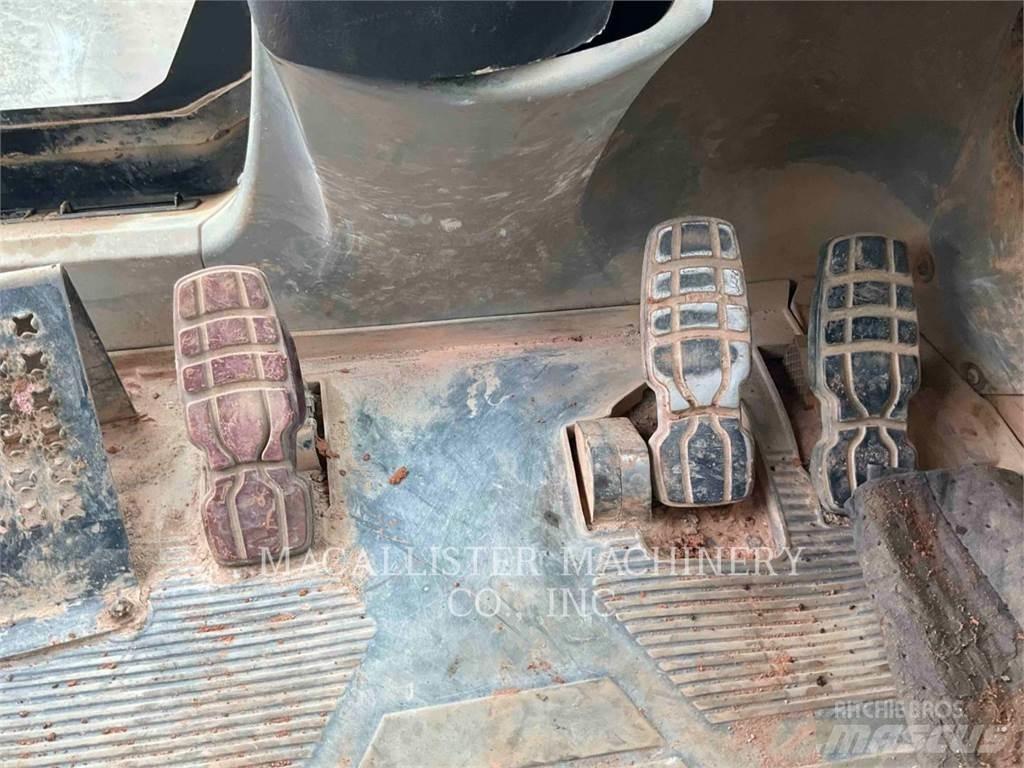 CAT 773G 鉸接式起吊車