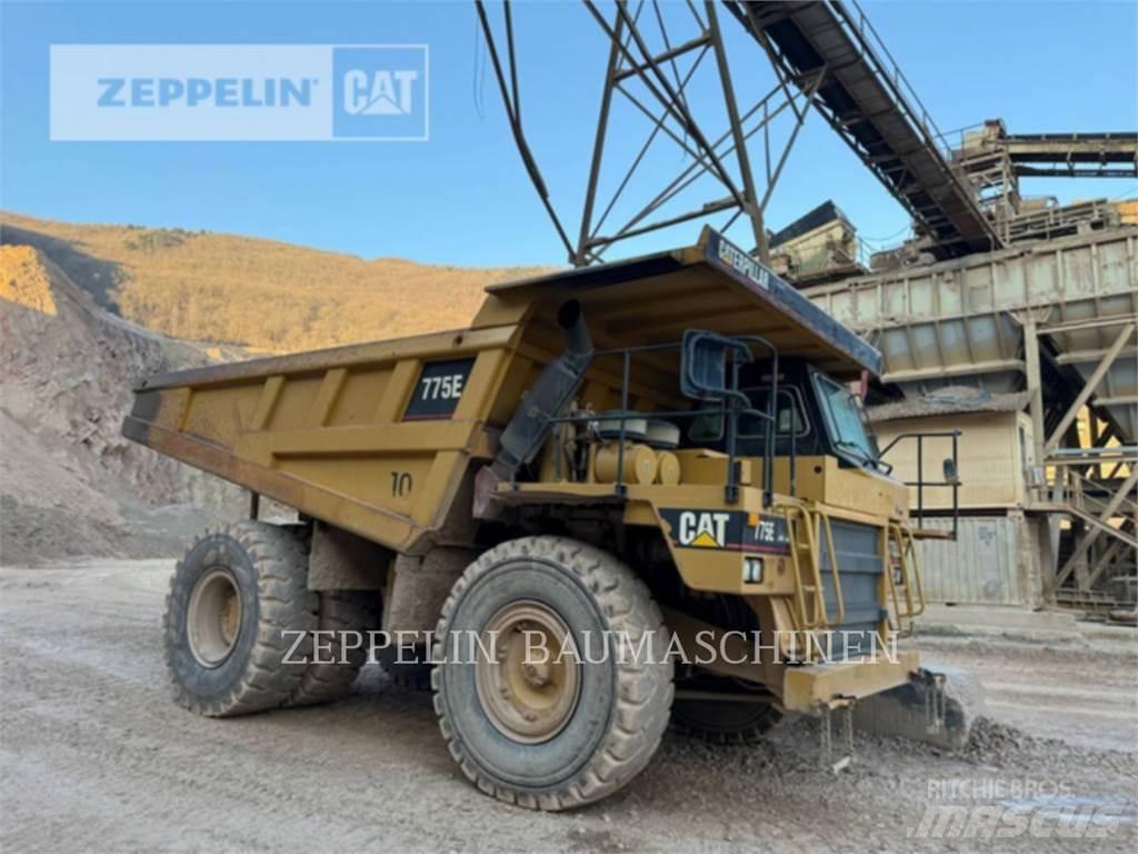 CAT 775E 鉸接式起吊車