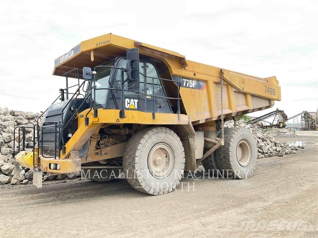 CAT 775F 鉸接式起吊車