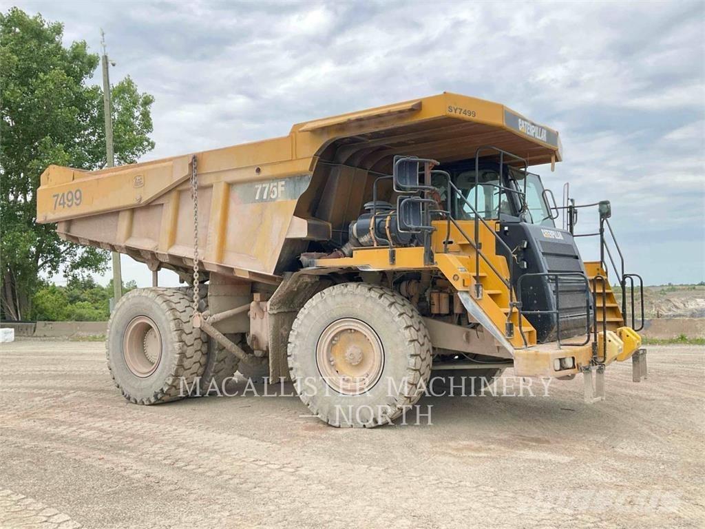 CAT 775F 鉸接式起吊車