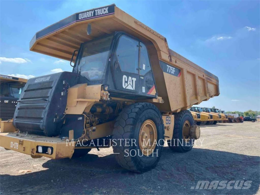 CAT 775F 鉸接式起吊車