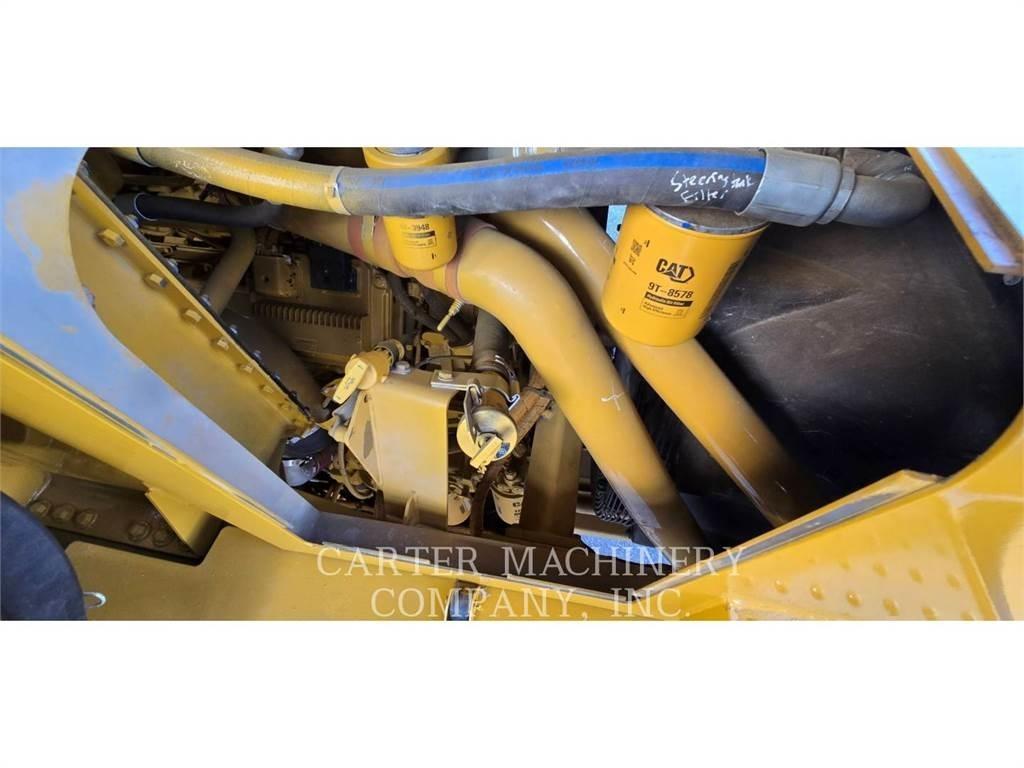 CAT 775F RBLD 鉸接式起吊車