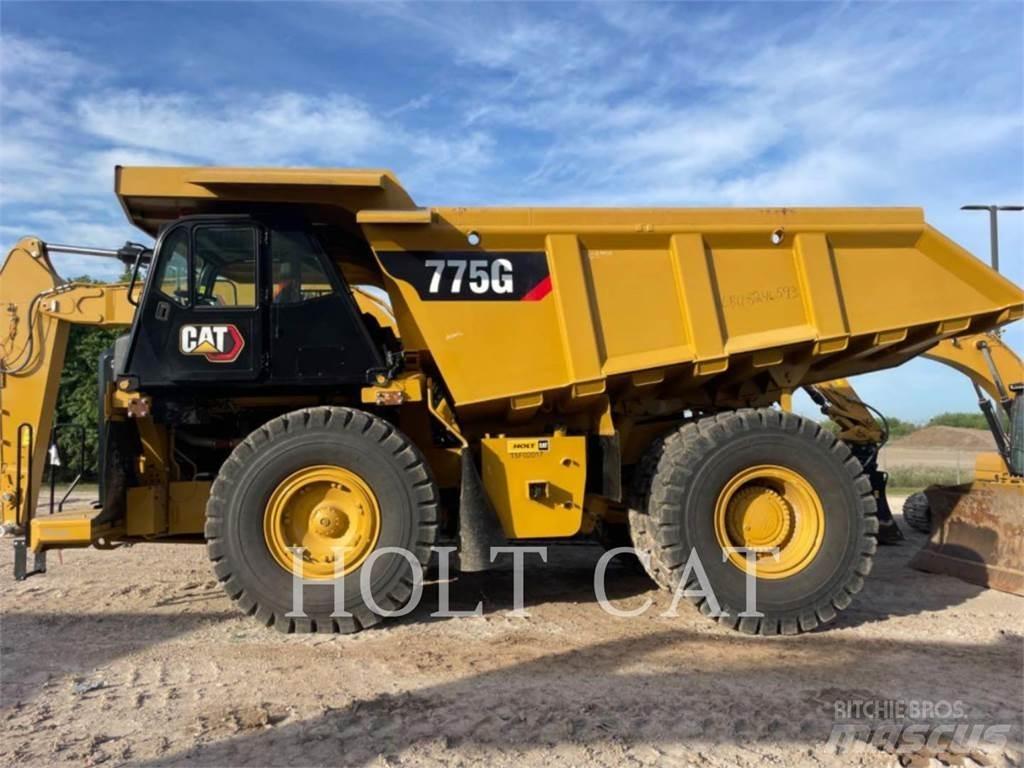 CAT 775G 鉸接式起吊車