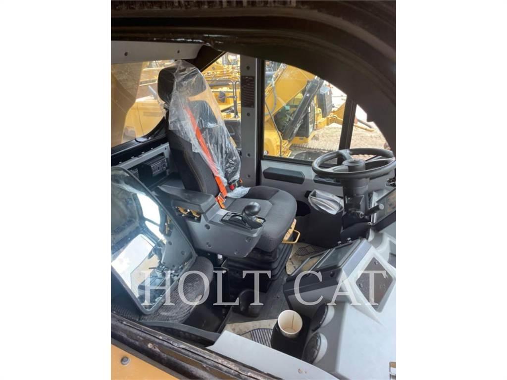 CAT 775G 鉸接式起吊車