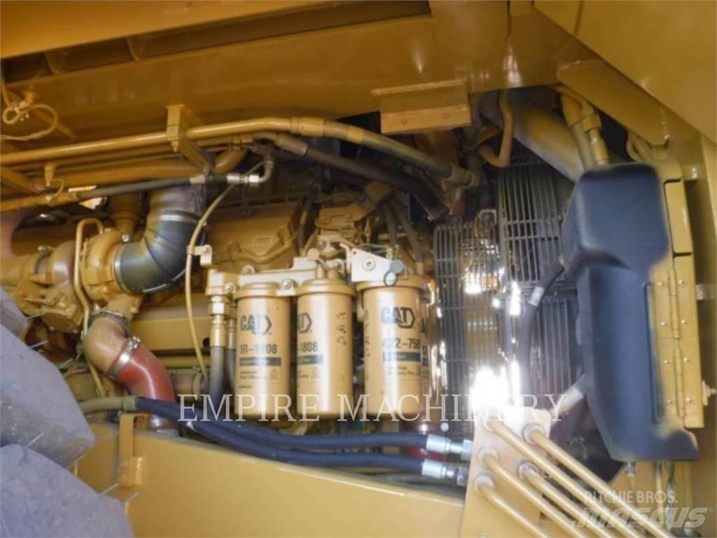 CAT 775G 鉸接式起吊車