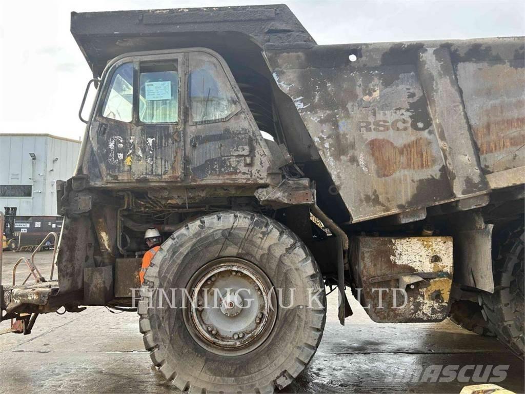 CAT 775G 鉸接式起吊車