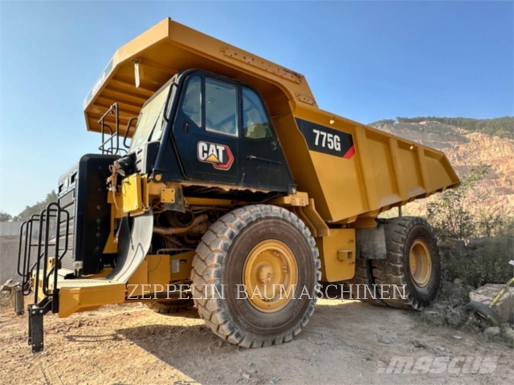 CAT 775G 鉸接式起吊車
