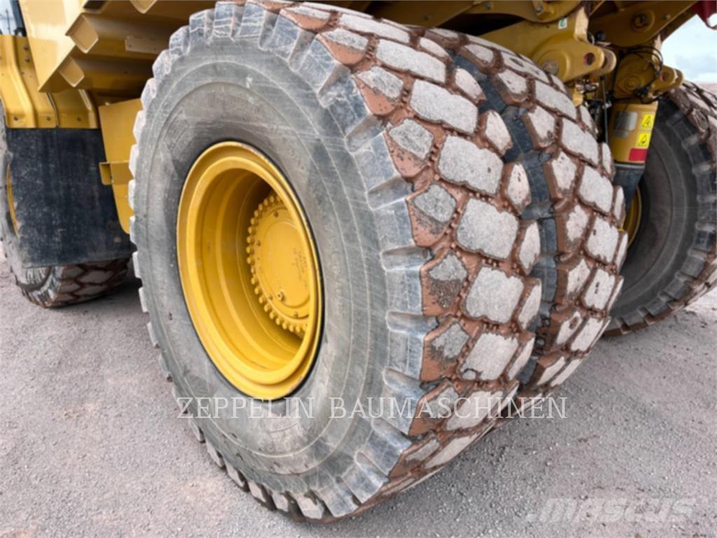 CAT 775G 鉸接式起吊車