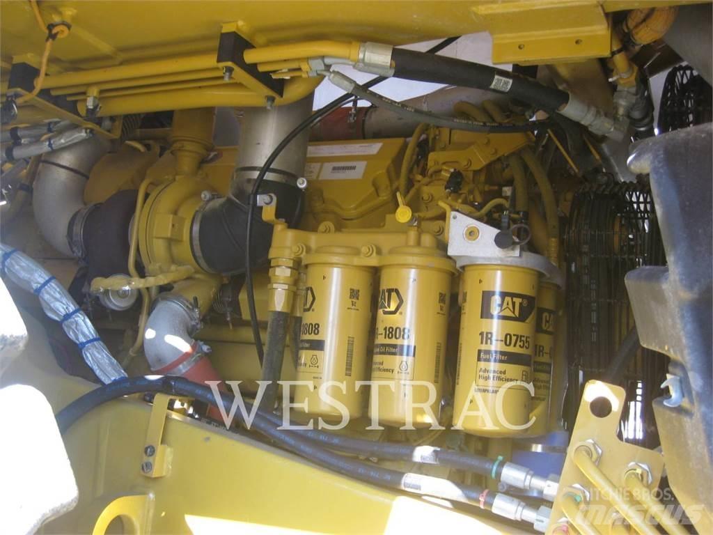 CAT 775GLRC 鉸接式起吊車