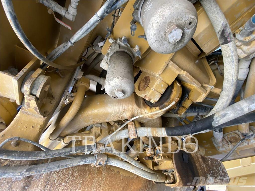 CAT 777-05 鉸接式起吊車