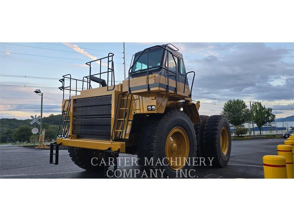 CAT 777 D 鉸接式起吊車