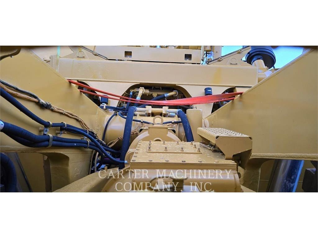 CAT 777 D 鉸接式起吊車