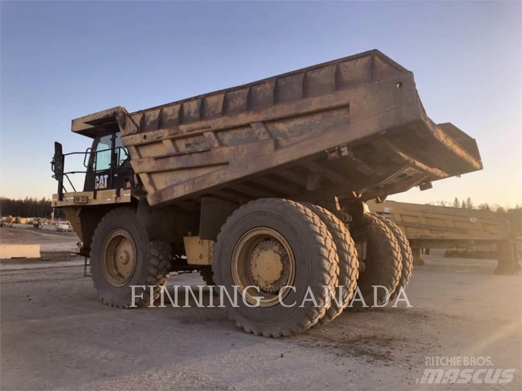 CAT 777F 鉸接式起吊車