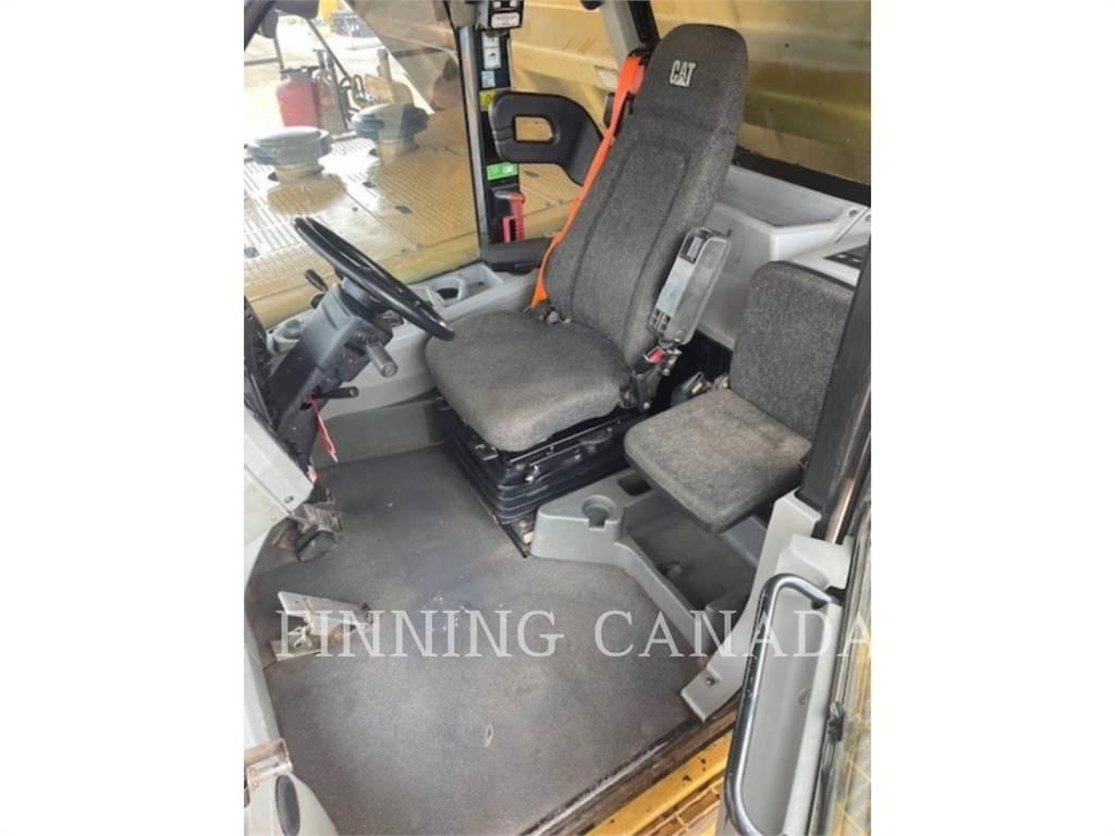 CAT 777F 鉸接式起吊車
