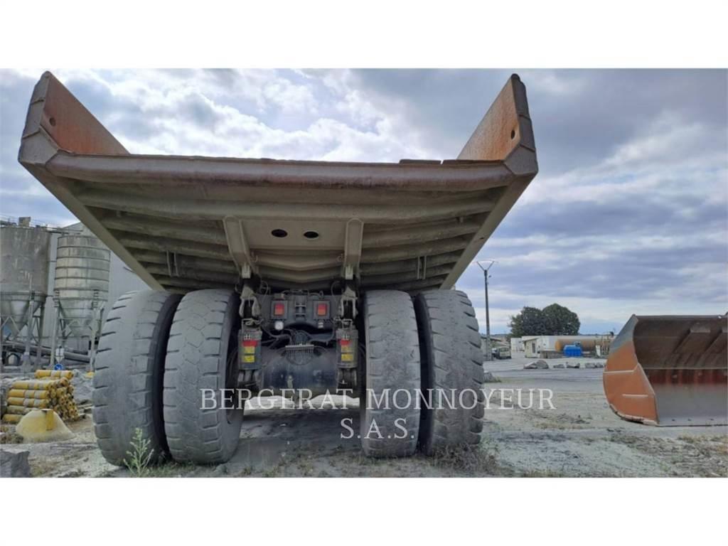CAT 777F 鉸接式起吊車
