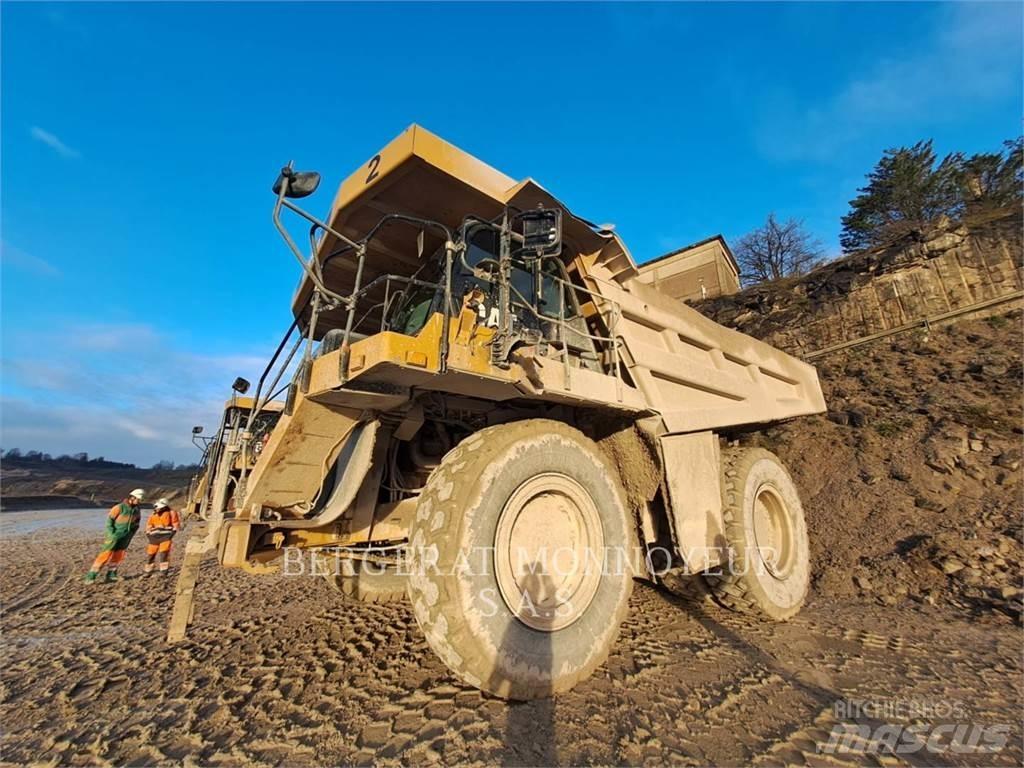 CAT 777G 鉸接式起吊車