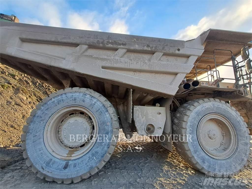 CAT 777G 鉸接式起吊車