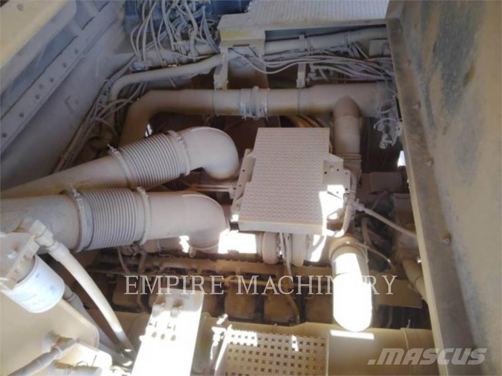 CAT 789D 鉸接式起吊車