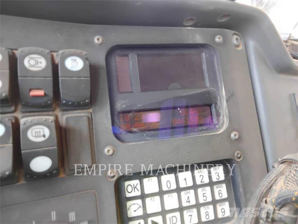 CAT 789D 鉸接式起吊車