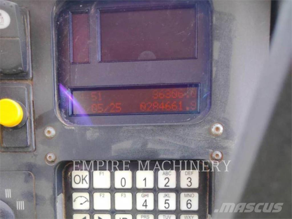 CAT 789D 鉸接式起吊車