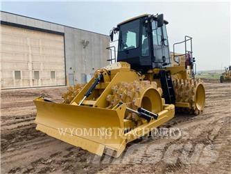 CAT 815 土壤壓實機