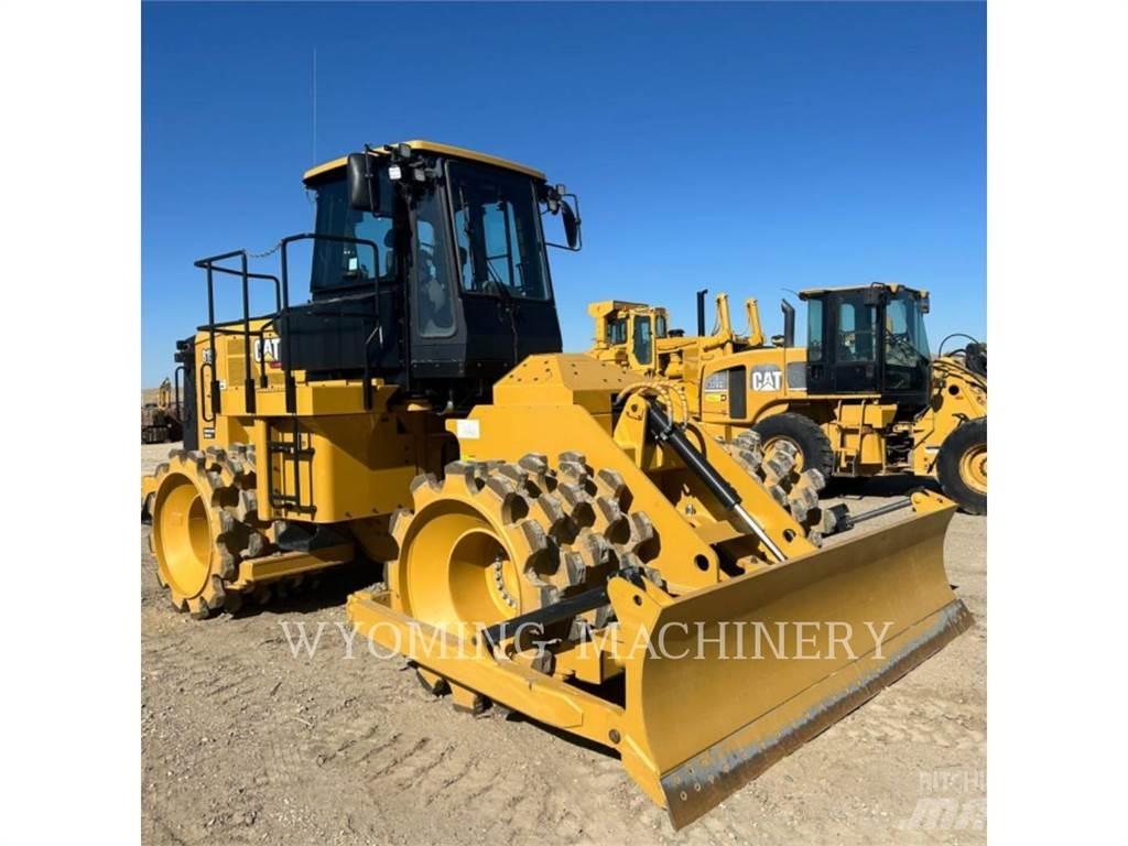 CAT 815 土壤壓實機