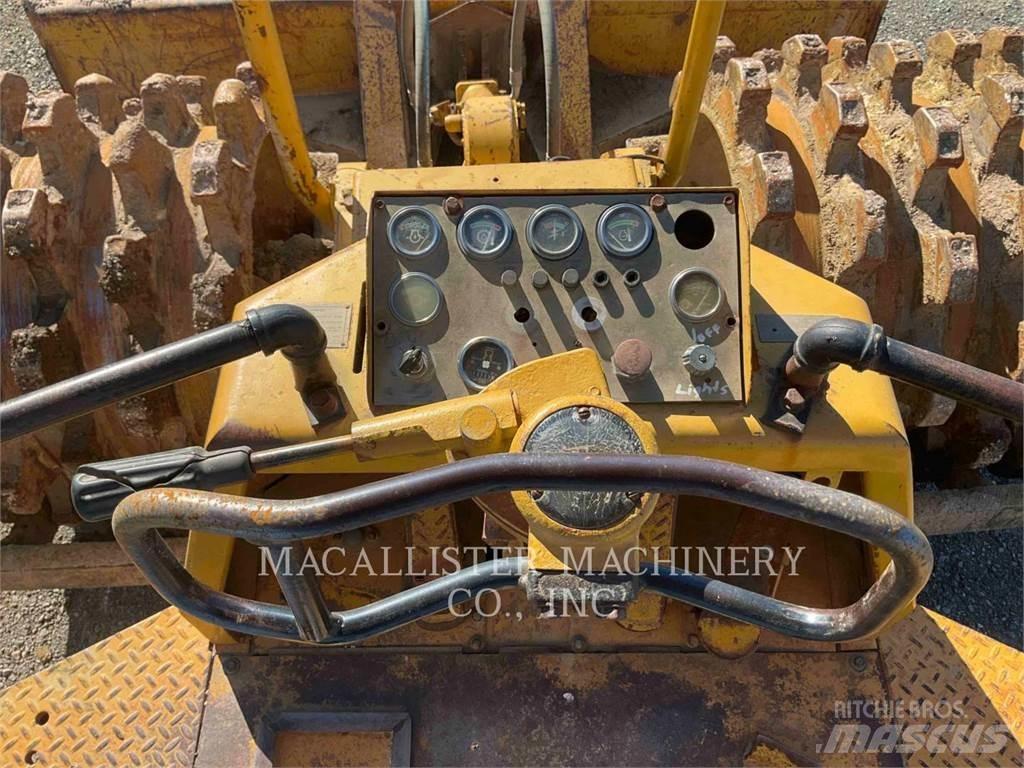 CAT 815 土壤壓實機