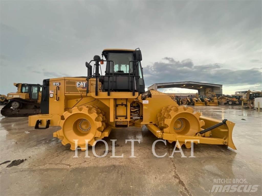 CAT 815 土壤壓實機