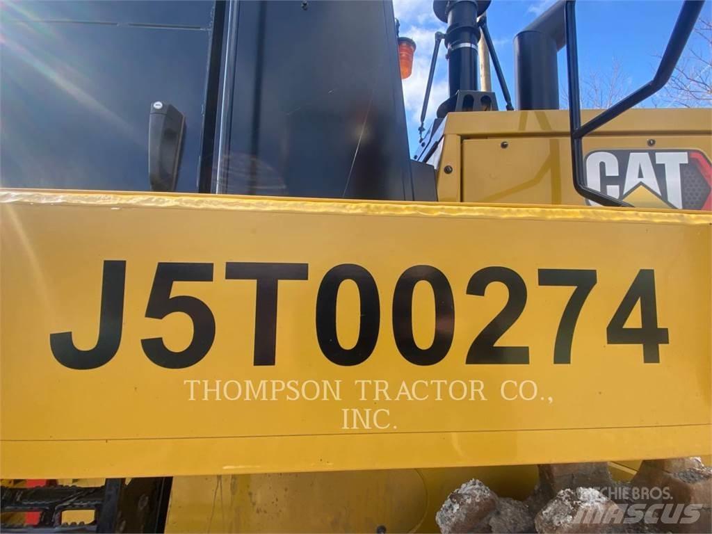 CAT 815 土壤壓實機