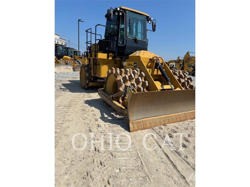CAT 815 土壤壓實機