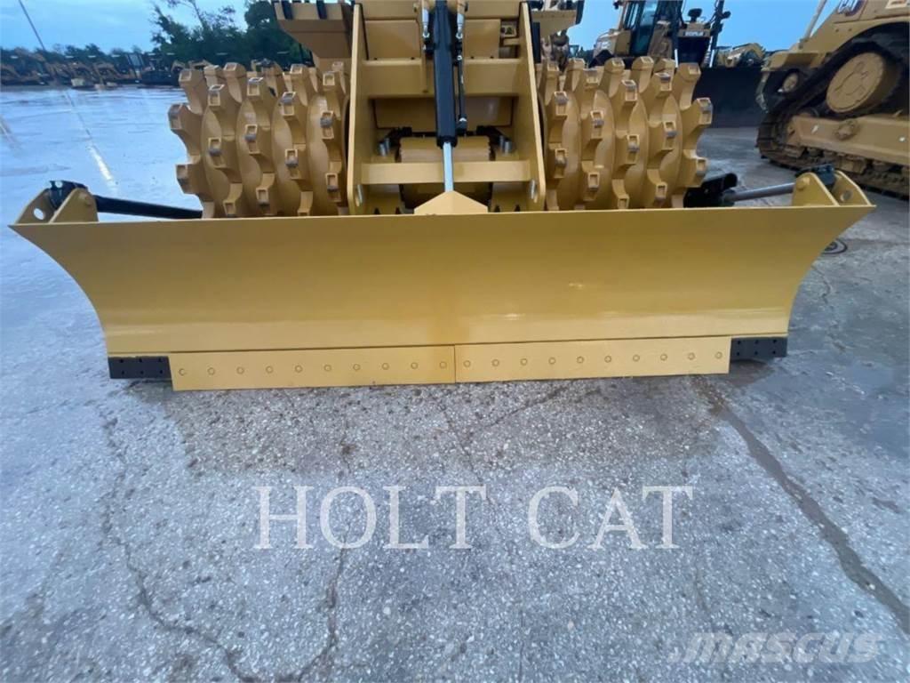 CAT 815 土壤壓實機