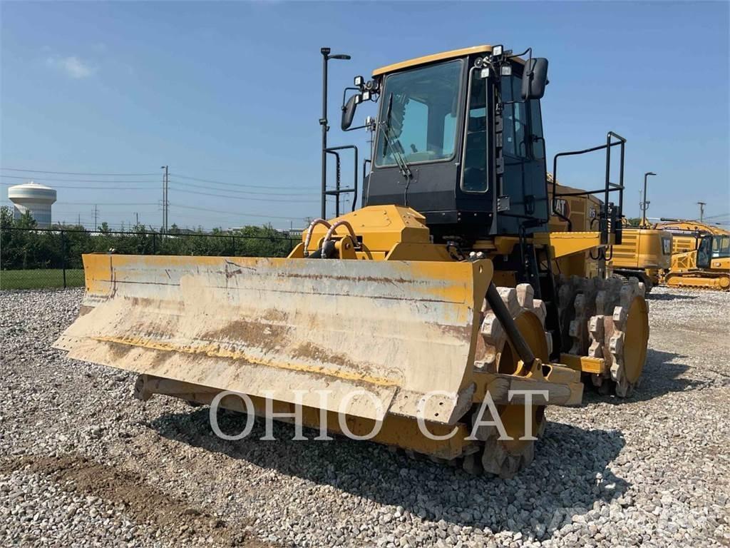 CAT 815 土壤壓實機
