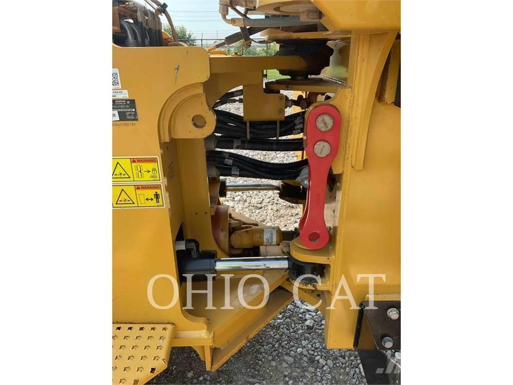 CAT 815 土壤壓實機