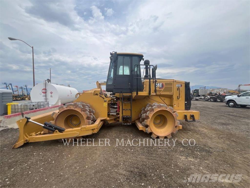 CAT 815 複合式滾壓機