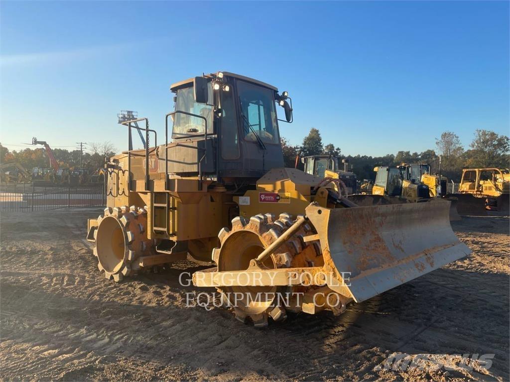 CAT 815-11 土壤壓實機