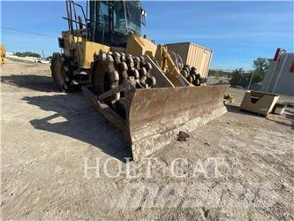 CAT 815F 土壤壓實機