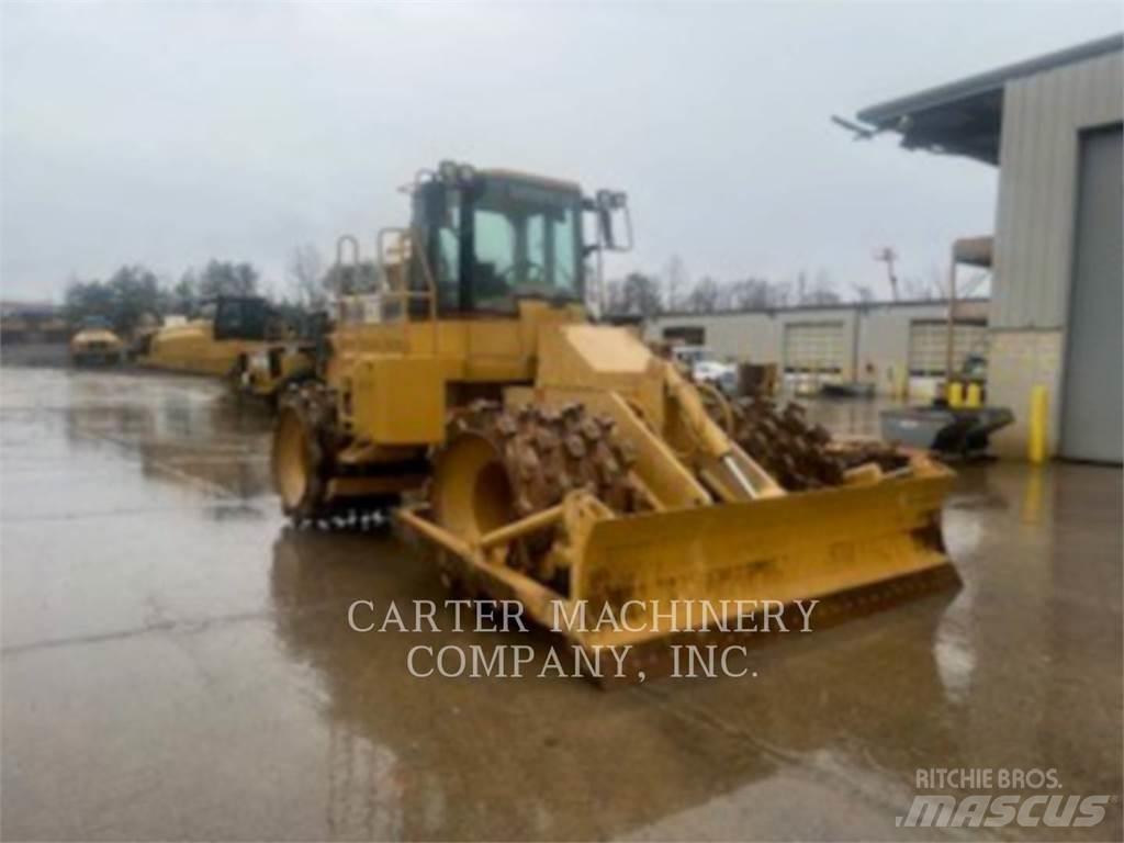 CAT 815F 輪式推土機