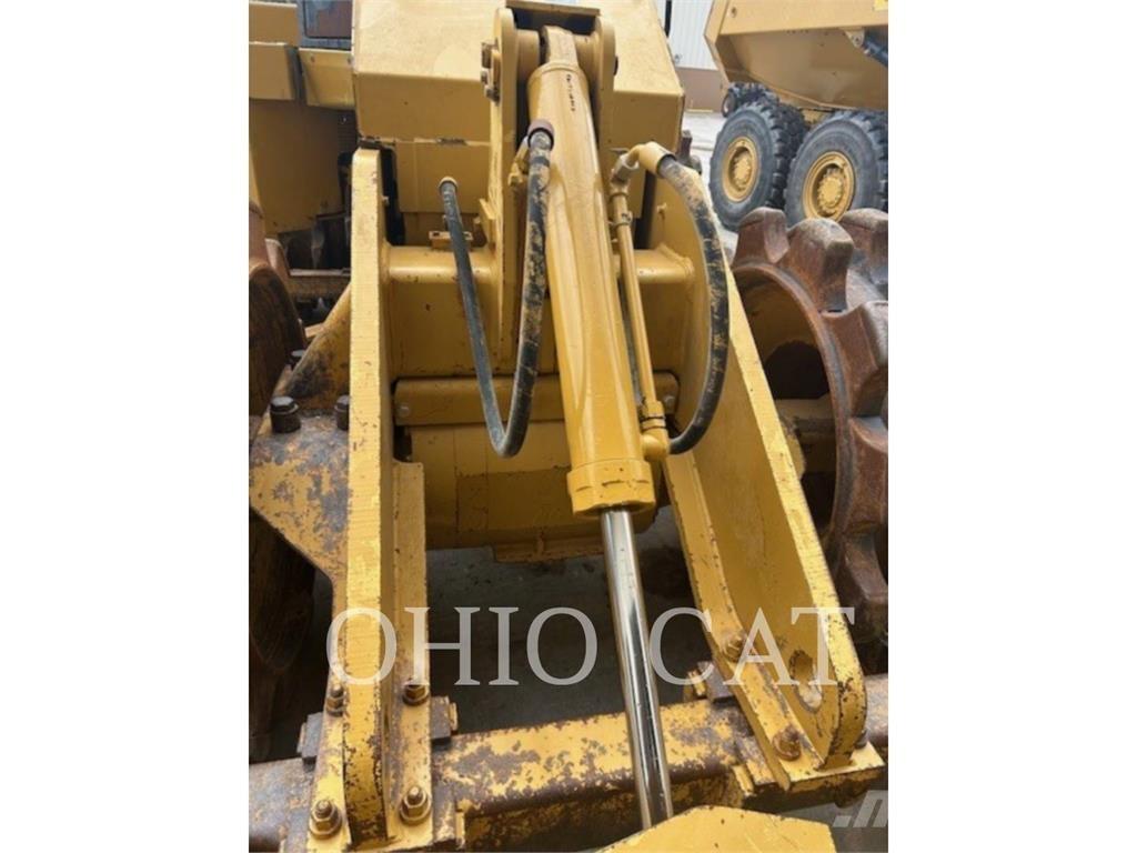 CAT 815F2 土壤壓實機